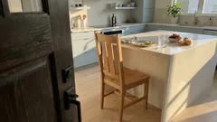 What to do if someone is choking: the 5 back blows and 5 thrusts rule